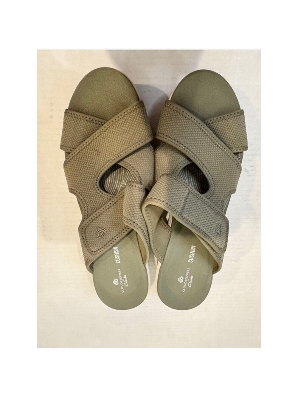 Women's Clarks Sandals, Size 9, Olive